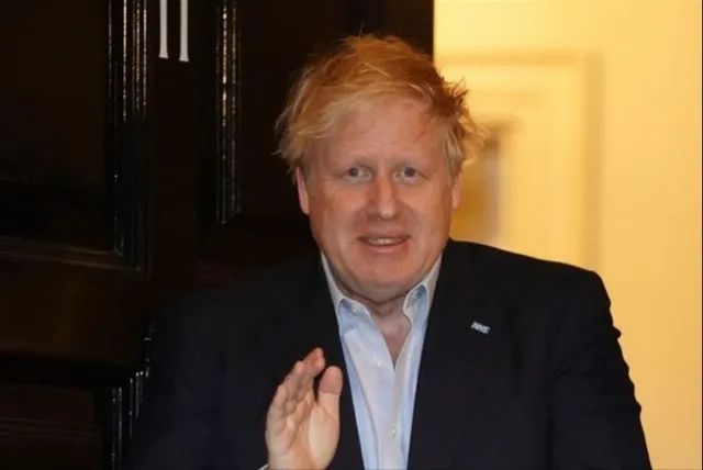 「视频」”至暗时刻”结束！英国首相约翰逊出院，发视频感谢医护人员救了他一命