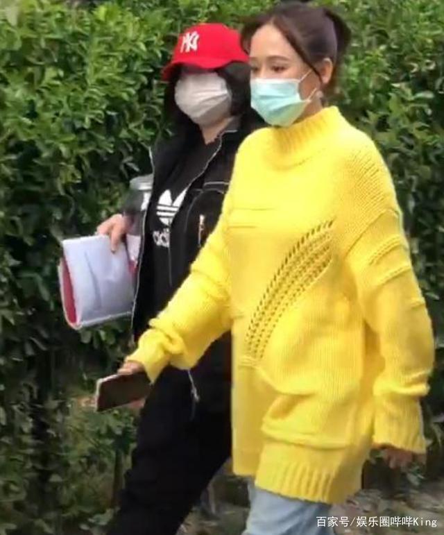 「怀孕」造型师的锅？蛋黄色毛衣的错？陈乔恩否认怀孕：那天穿多了