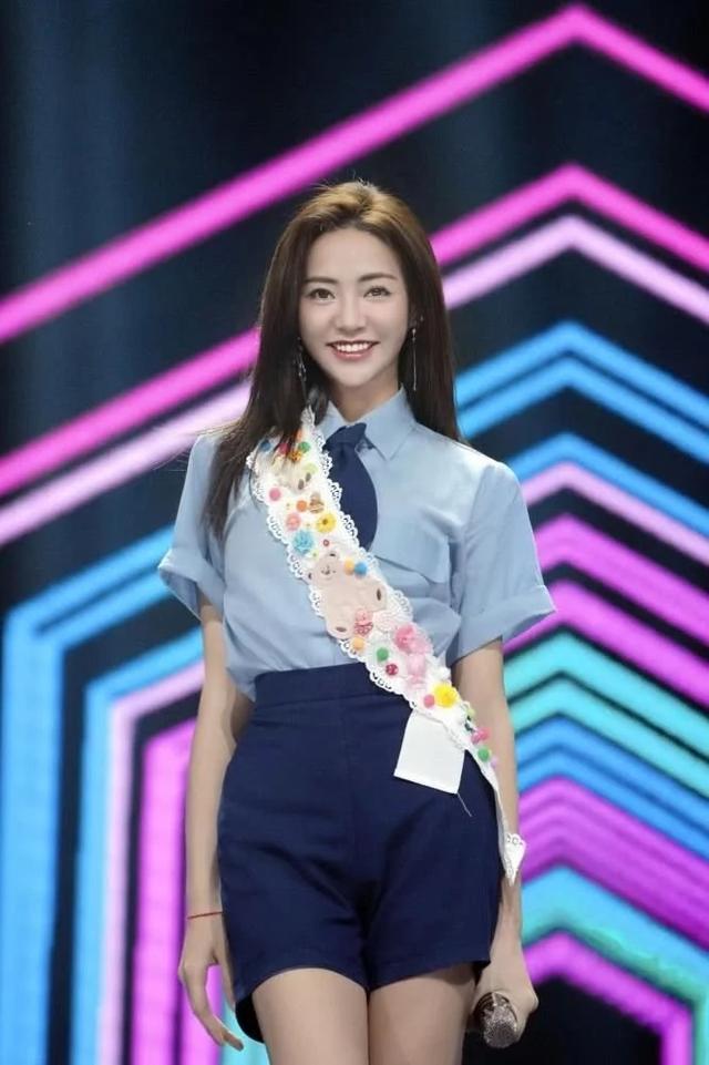 「队长」无语！暖心队长谢可寅放弃C位，但遭部分网友指责戏多