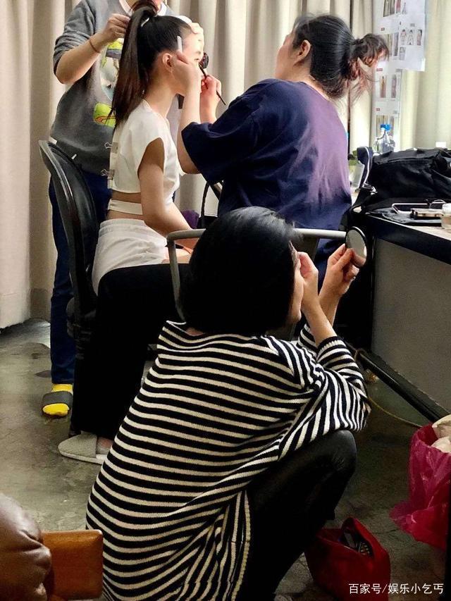 「单眼皮」小S女儿首个代言 巨星风范十足 网友:继承妈妈完美基因