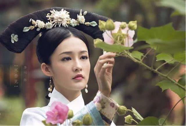 『张若昀』李沁挽张若昀上热搜 故意炒作还是为张大奕挡刀？