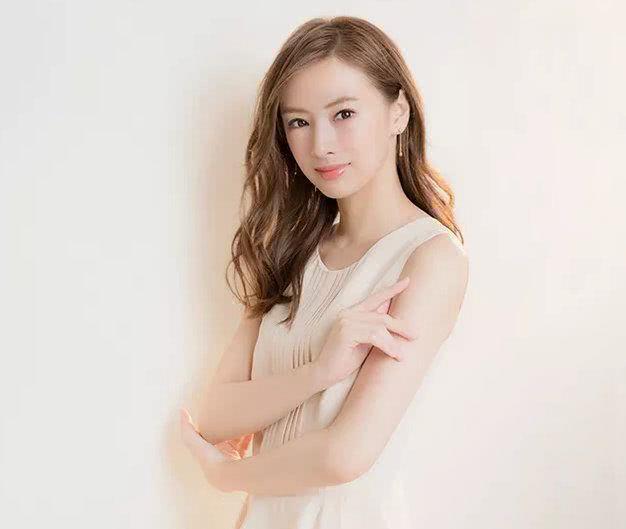 #老公#北川景子怀孕 曾出演《美少女战士》，丈夫是前首相外孙