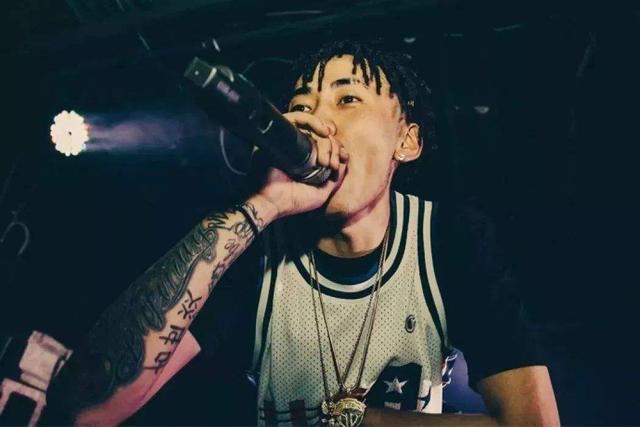 #rapper#出乎意料！流行圈的华晨宇，《歌手》决赛马思唯帮唱袁娅维