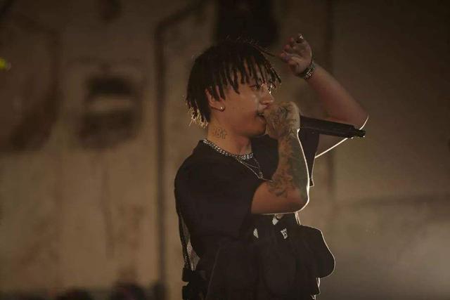#rapper#出乎意料！流行圈的华晨宇，《歌手》决赛马思唯帮唱袁娅维