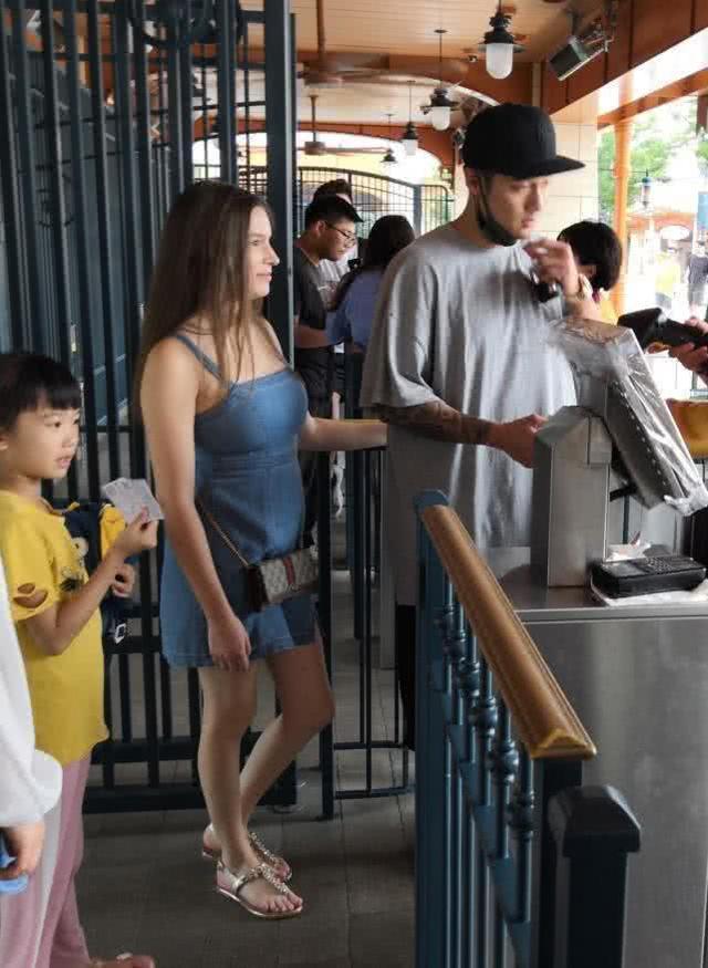 「男友」寻获爱情超甜蜜！蒋劲夫外籍前女友宣布怀孕，男方家族做帆船生意
