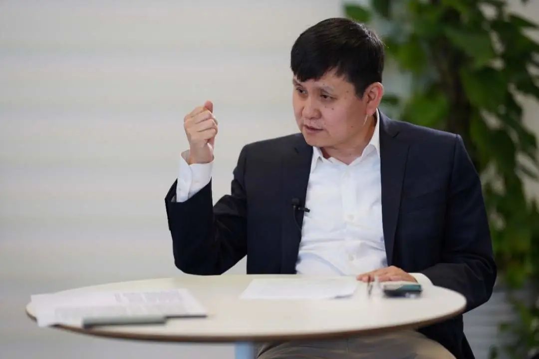 #打疫苗#新冠疫苗何时上市?是不是人人都要打?张文宏回应