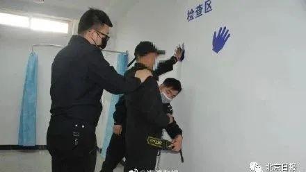 「盗窃」严惩不贷！扒手扒窃援鄂医疗队医护人员，网友：没人性、太缺德