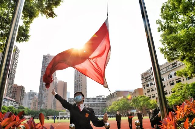 『高三学子』上海高三初三开学 来看看16区的现场图吧！