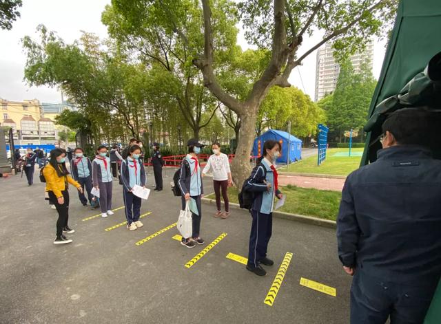 『高三学子』上海高三初三开学 来看看16区的现场图吧!