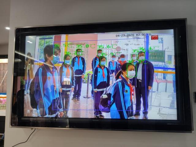 『高三学子』上海高三初三开学 来看看16区的现场图吧!