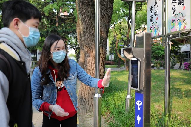 『高三学子』上海高三初三开学 来看看16区的现场图吧！