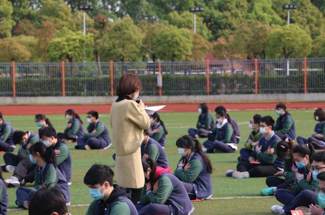『高三学子』上海高三初三开学 来看看16区的现场图吧！