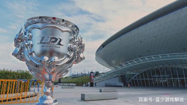 半决赛■章若楠为iG加油 TES以3-1最终淘汰IG