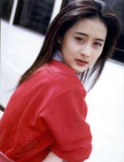 「离婚」46岁陈德容离婚 8年豪门婚姻结束 网友:豪门不能没有继承人