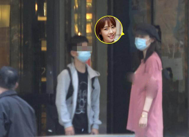#恋情#白百何疑似新恋情 带儿子约会神秘男 三人互动画面温馨