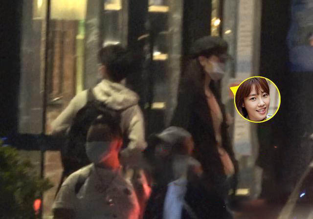 #恋情#白百何疑似新恋情 带儿子约会神秘男 三人互动画面温馨