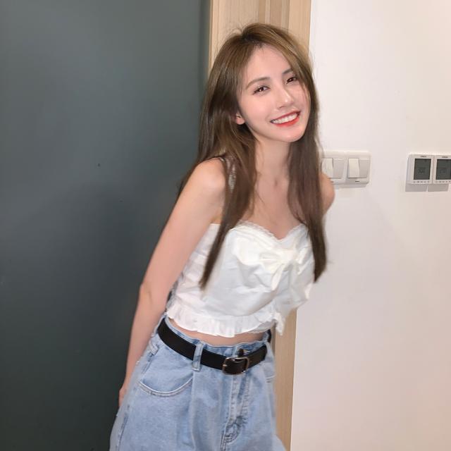 女方@又是网红！王思聪新女友甜仇曝光，亲自喂食男友力爆棚