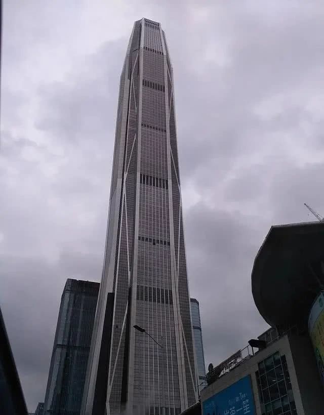 【超排】为加强城市与建筑风貌管理，住建部和国家发改委：各地一般不得新建500米以上建筑