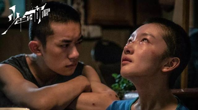 『区嘉雯』少年的你获最佳电影 横扫8大奖项 网友：实至名归！