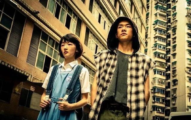 『区嘉雯』少年的你获最佳电影 横扫8大奖项 网友：实至名归！