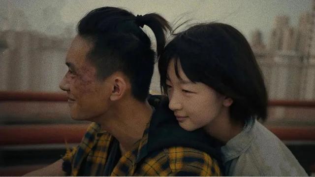 『区嘉雯』少年的你获最佳电影 横扫8大奖项 网友：实至名归！