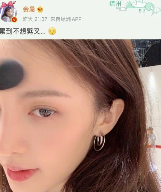 张萌：节目组怂了？张萌回应“姐姐们不收手机吗”：本来是要收的，但你懂的