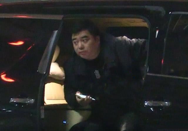 董海峰：薇娅千万豪宅曝光，老公开610万的劳斯莱斯