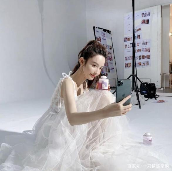 #婚纱照#张大奕晒婚纱照 网友不买账：觉得自己很美？还美颜暴击？？