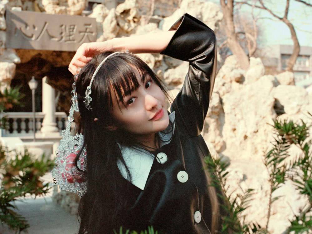 「经纪人」最新视频脸又黑又肿？郑爽经纪人亲自下场怼《让生活好看》节目组