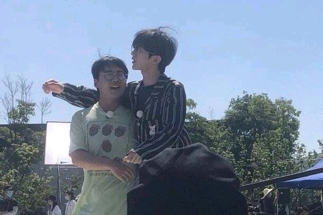 「德云」团宠!拿了女主剧本的郭麒麟,蔡徐坤吴磊张若昀毛不易抢着护