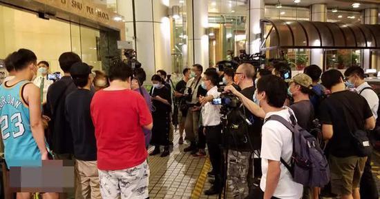 「何鸿燊」三房家人齐集守候！澳门赌王何鸿燊传病危，家产争夺战谁能笑到最后？