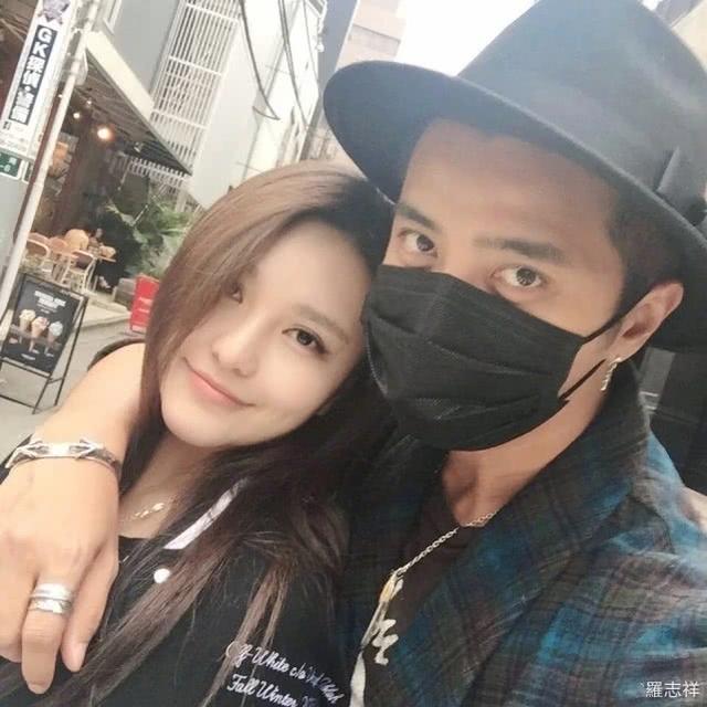 周扬青|