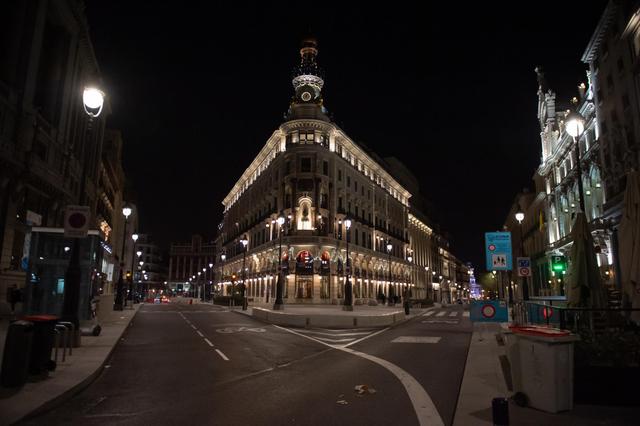 新冠|西班牙诞生世界首个带新冠抗体婴儿，该婴儿的分娩是在上周进行的