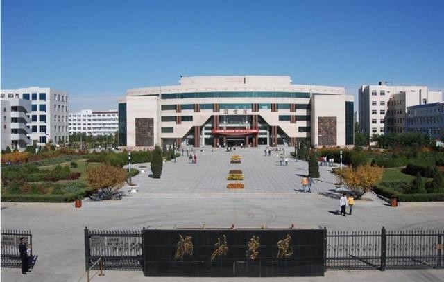 榆林|别人家的学校！陕西一高校把扭秧歌纳入体育课，还能修学分