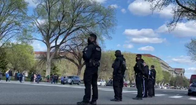 ■美国国会大厦附近发生袭警事件 已初步排除恐怖袭击可能性