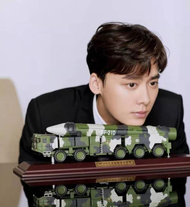 乱摸|怀孕了？张馨予：这几天馒头主食吃太多了