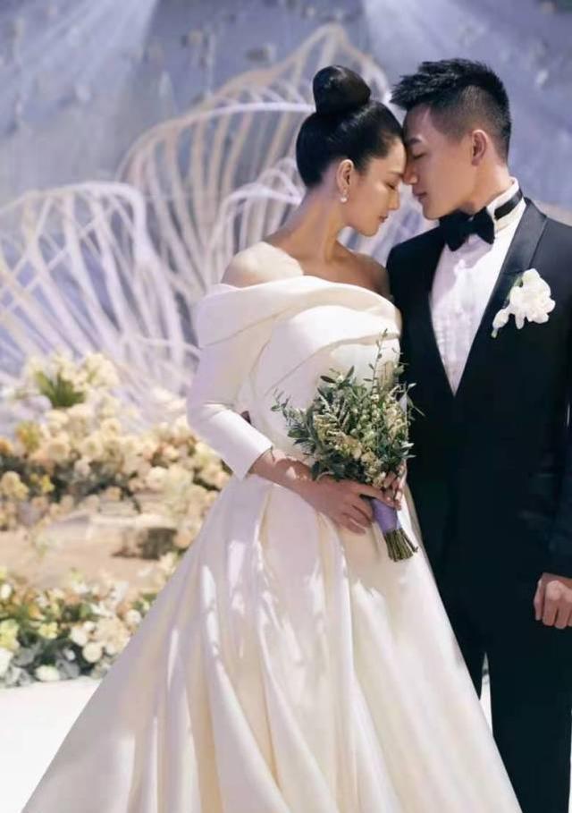 乱摸|怀孕了？张馨予：这几天馒头主食吃太多了