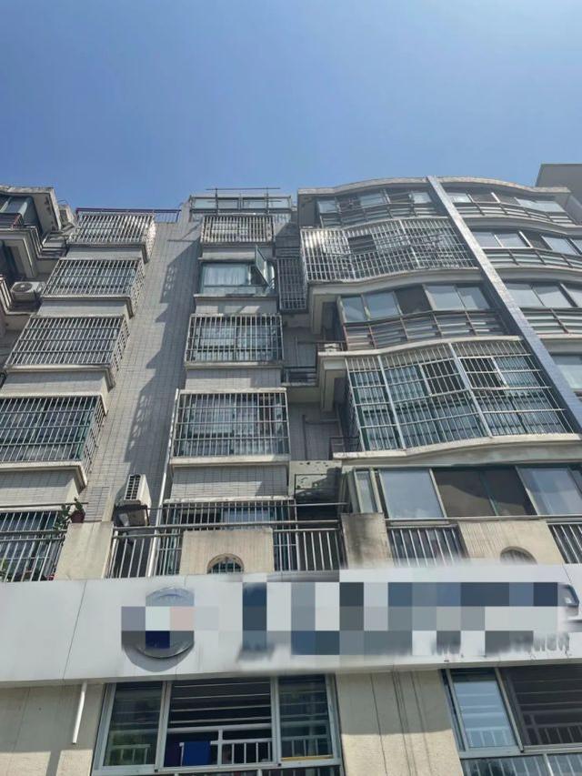 张芹|存在精神异常问题?合肥一2岁男童坠亡,嫌疑人系其母亲