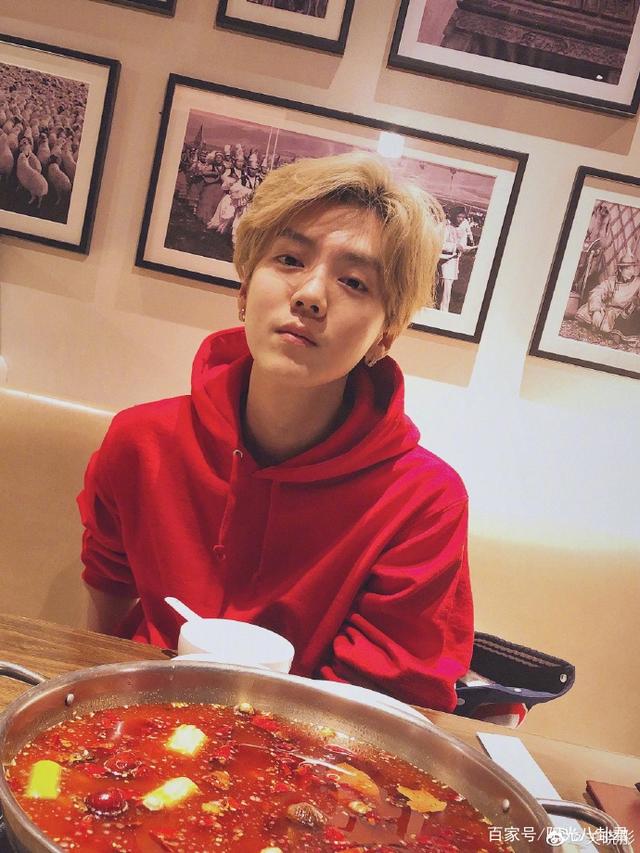 关晓彤|关晓彤晒照为鹿晗庆生破分手传闻 网友激动称我等的CP是真的！