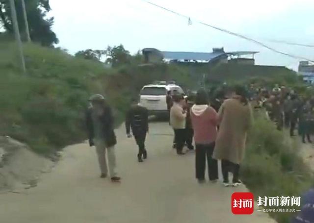 养狗|小学生上学途中被狗咬死其父发声 邻居:这几只狗曾咬死邻居家狗