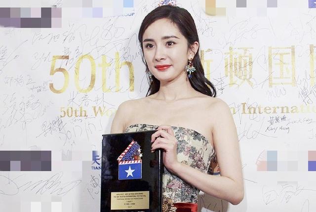 刘诗诗|刘诗诗罕见探班杨幂 像小女生一样超级有爱