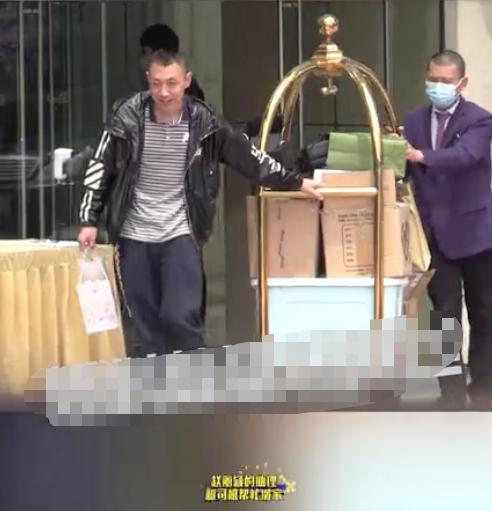 冯绍峰|体面！赵丽颖冯绍峰离婚后首次同框，在上海昔日爱巢一同分家