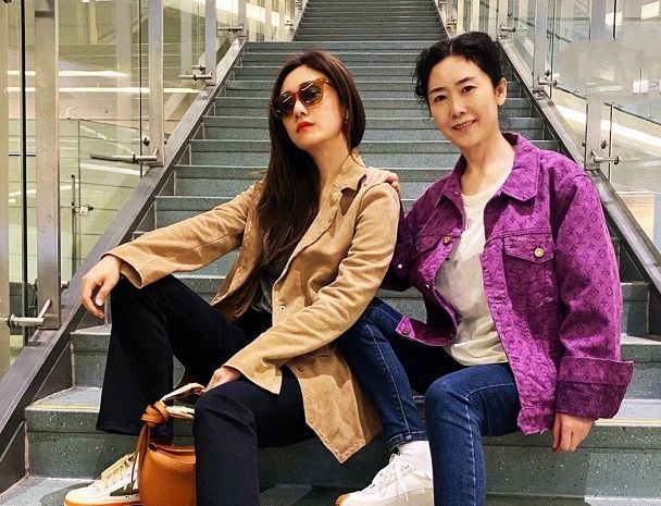 合照|刘芸晒妈妈照片被辱骂 怒怼网友:再骂姐绝对让你付出代价