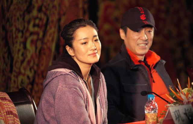 张艺谋和|一家三口温馨同框！张艺谋妻子晒合照为大儿子庆生，20岁张壹男变帅啦