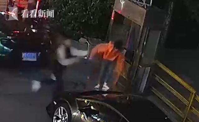 孙某|女子酒后爬豪车上蹦迪致车损28万 喝断片对民警叫嚣＂光头＂