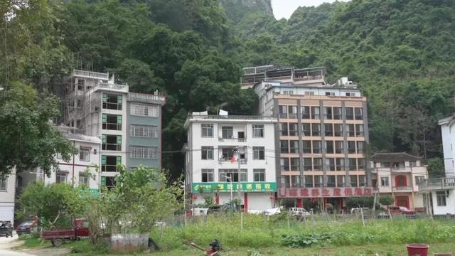 世界地质公园|广西一世界地质公园被“开膛破肚” 违规开采建设触目惊心