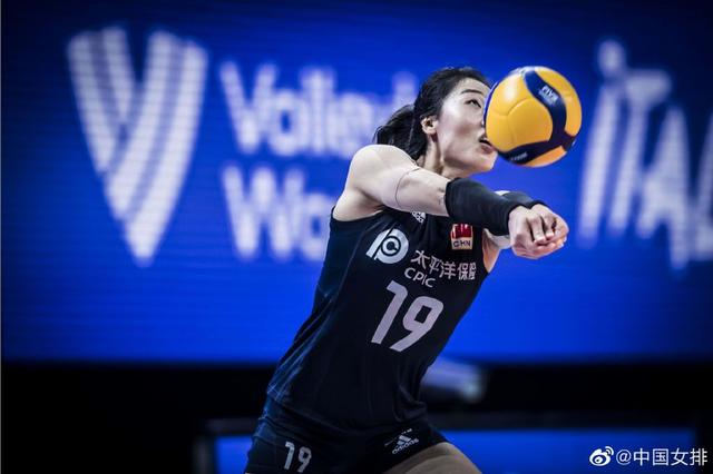 拦网得分|三局不敌土耳其！中国女排争夺奖牌前景黯淡，郎平眼睛肿了