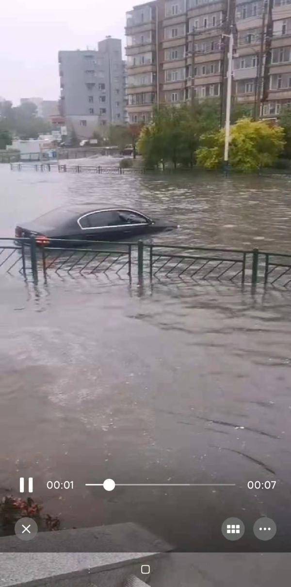 吉林网|致市内多处积水严重，降雨后长春市开启“驾船模式”