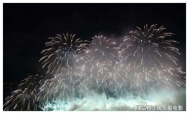 焰火晚会|长沙橘子洲烟花闪耀夜空，庆建党百年