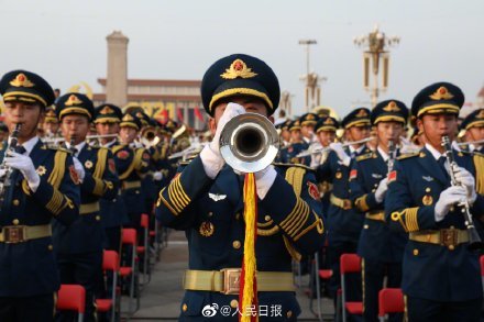 天安门广场|帅！中国人民解放军军乐队天安门广场现场图